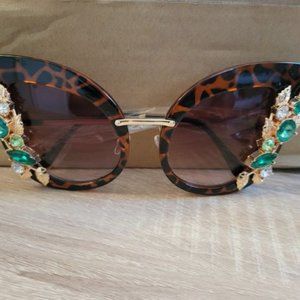 Oversized Leopard Design Jeweled Sunglasses-Cateye Shaped
